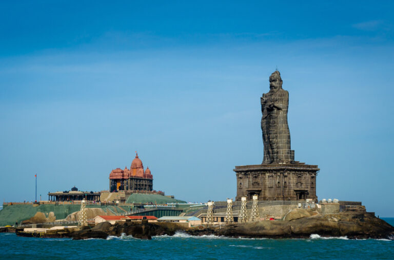 The,Majestic,Thiruvalluvar,Statue,Along,With,The,Temple